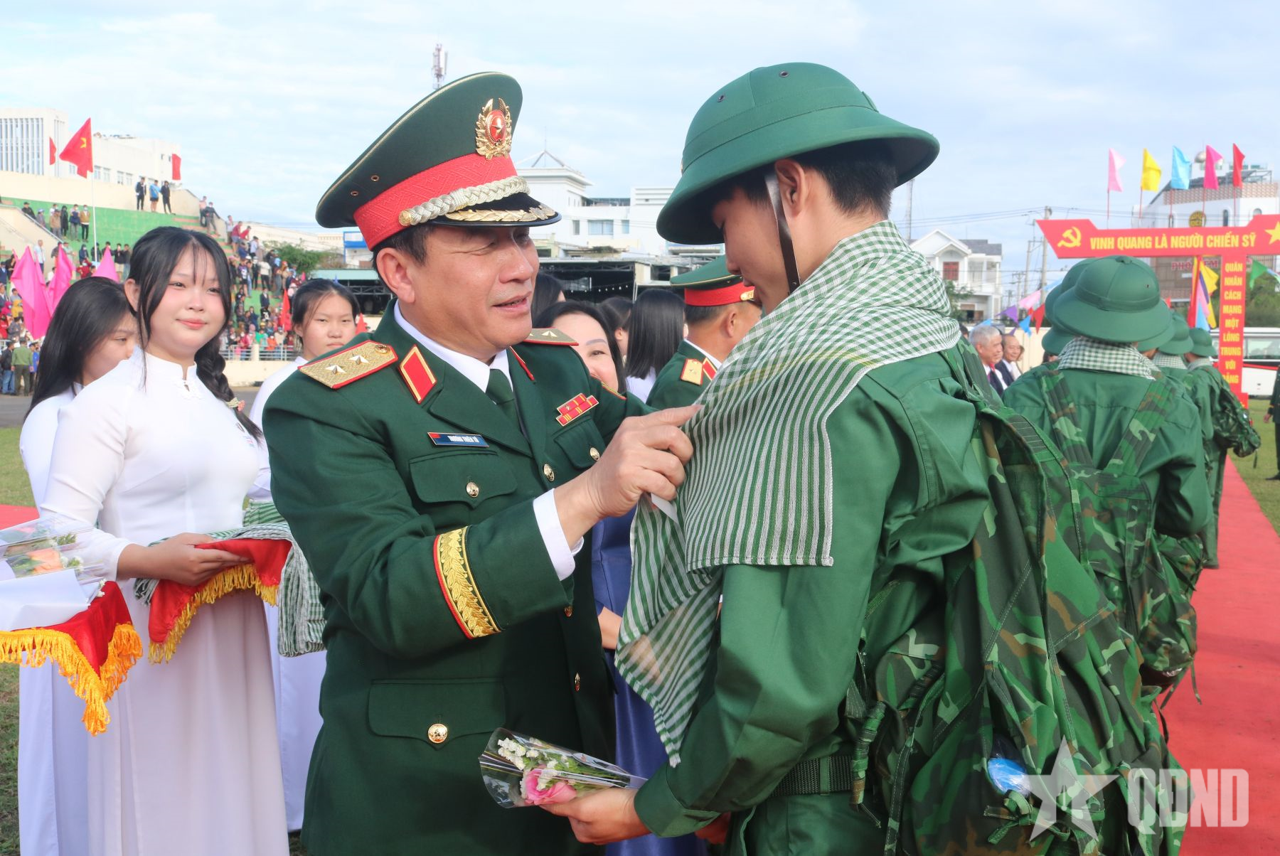 Trung tướng Trương Thiên Tô dự lễ giao nhận quân tại TP Tuy Hòa, tỉnh Phú Yên